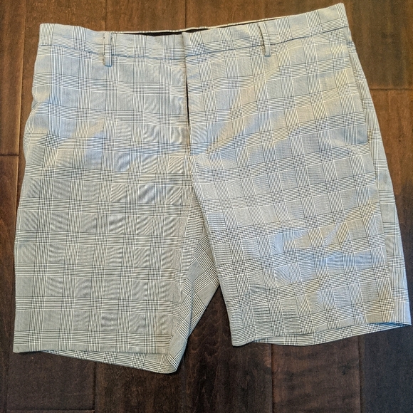 Men's B&W plaid casual short - Picture 1 of 7